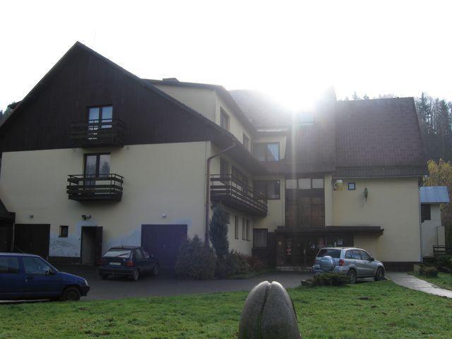 Hotel Reoneo Vernirovice Exterior photo